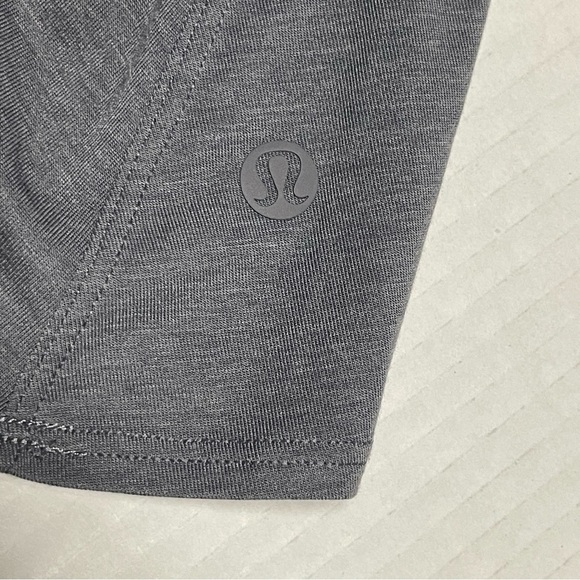Lululemon Long Sleeve Top Athletic Lifted Balance Oversized Grey Womens Sz 6/8 - Picture 8 of 10
